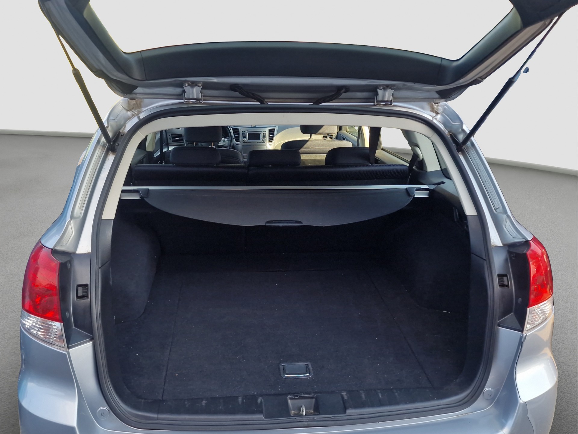 SUBARU Legacy 2.0D Swiss AWD-image-12