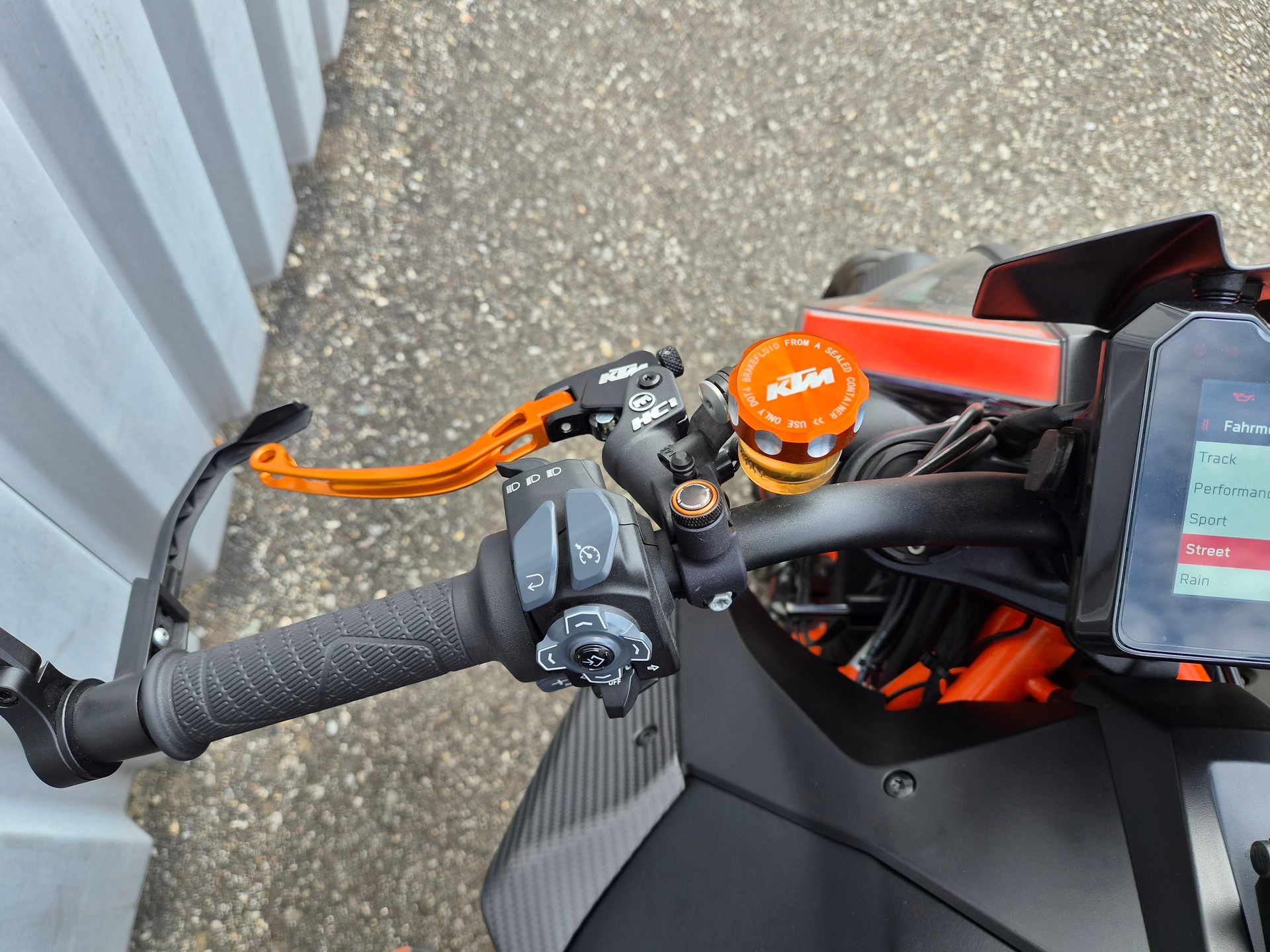 KTM 1290 Super Duke-image-9