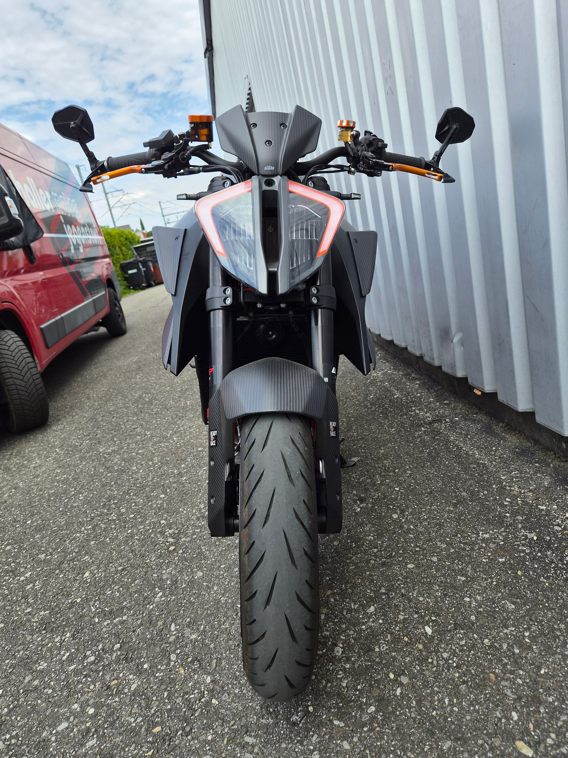 KTM 1290 Super Duke-showroom-element-2