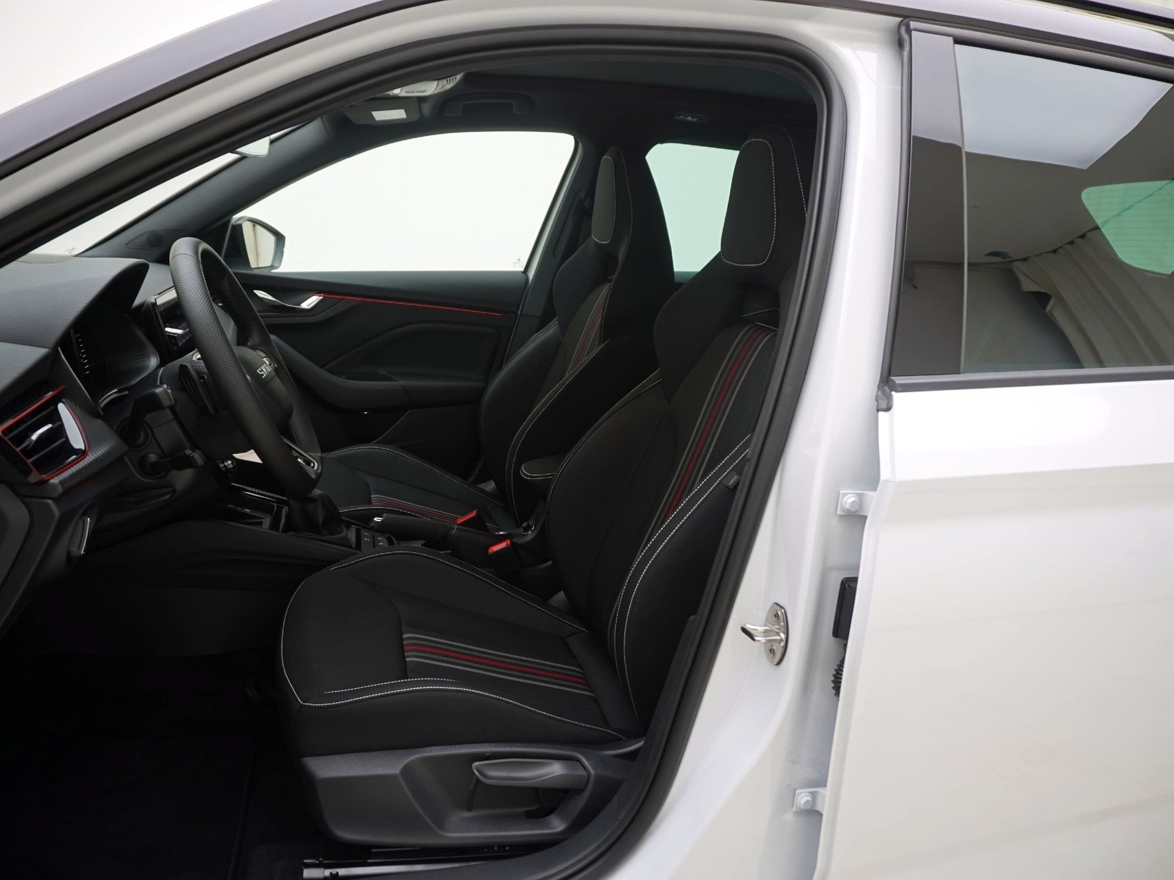 SKODA Kamiq 1.5 TSI Monte Carlo-image-12