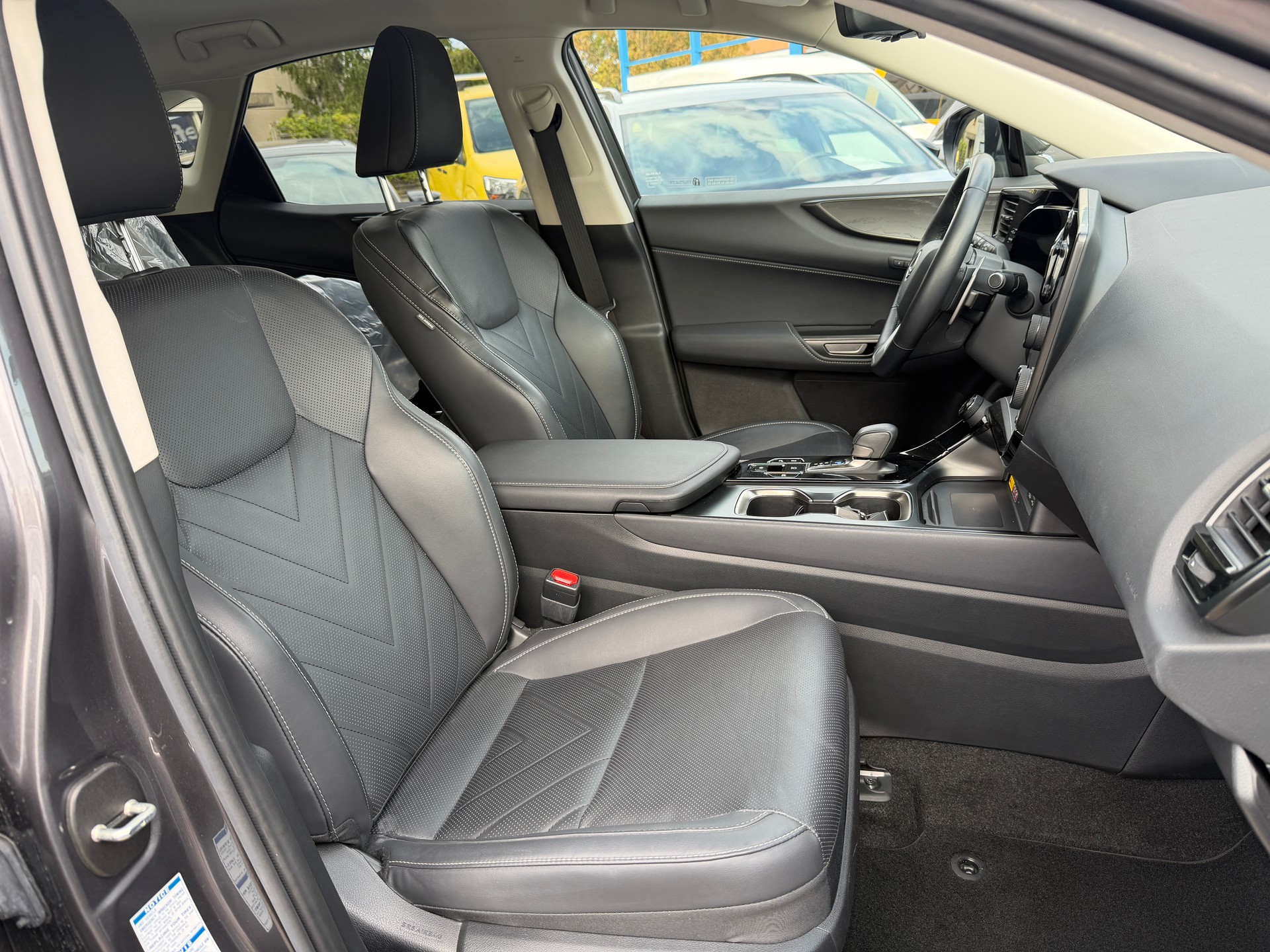 LEXUS NX 350h E-FOUR Excellence-showroom-element-3