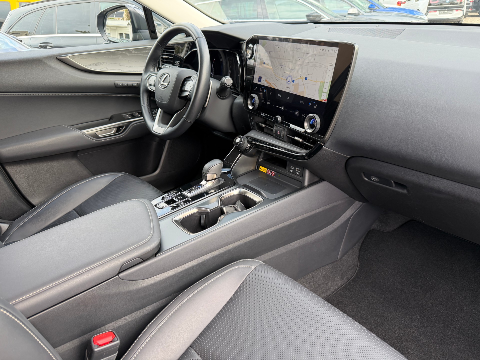 LEXUS NX 350h E-FOUR Excellence-image-14