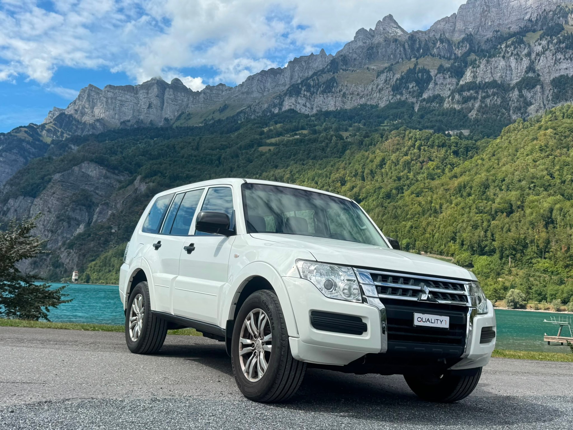 MITSUBISHI Pajero 3.2 DI-D Value Automatic-image-2