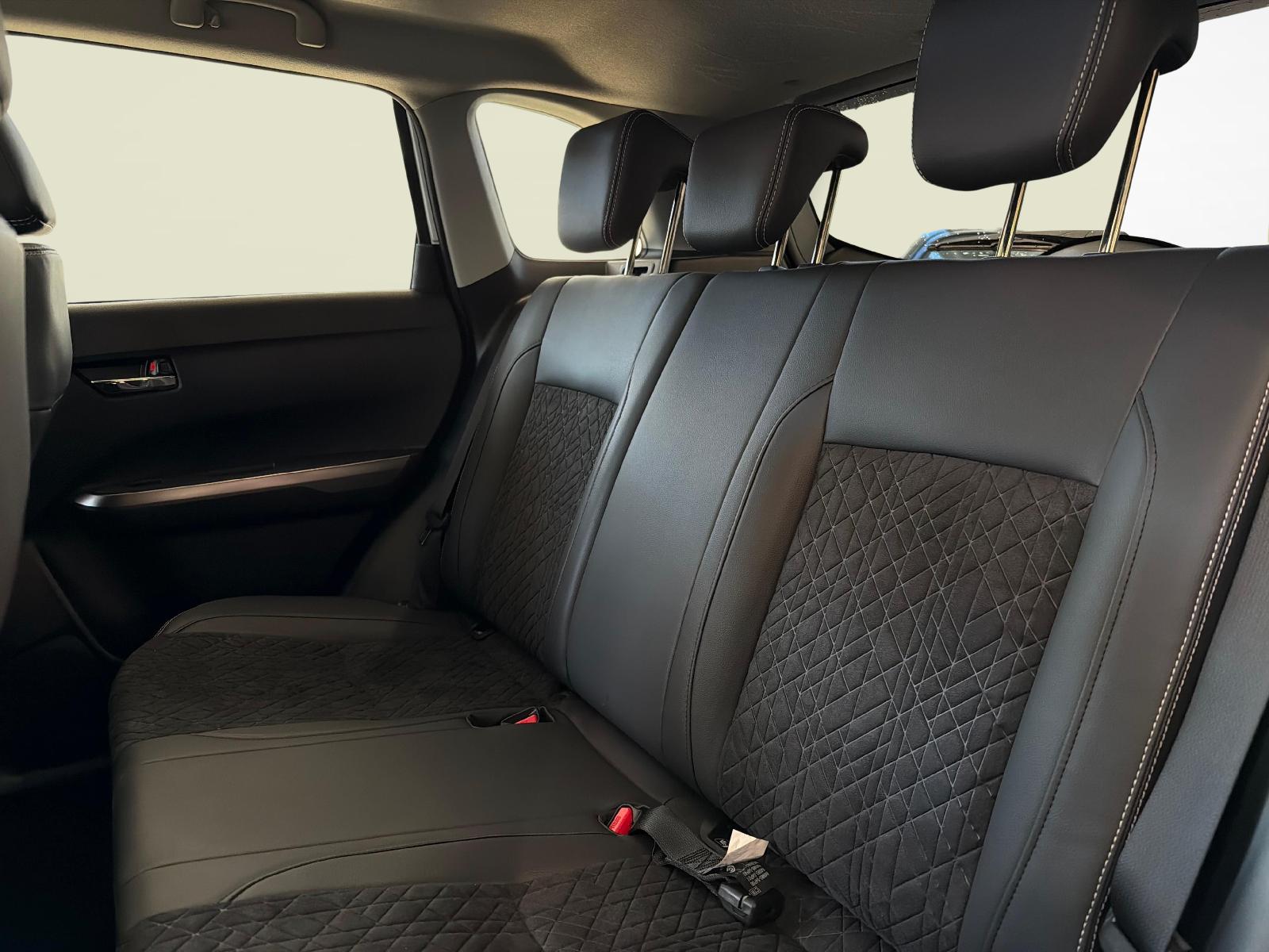 SUZUKI Vitara 1.5 Piz Sulai Top Hybrid 4x4-image-10