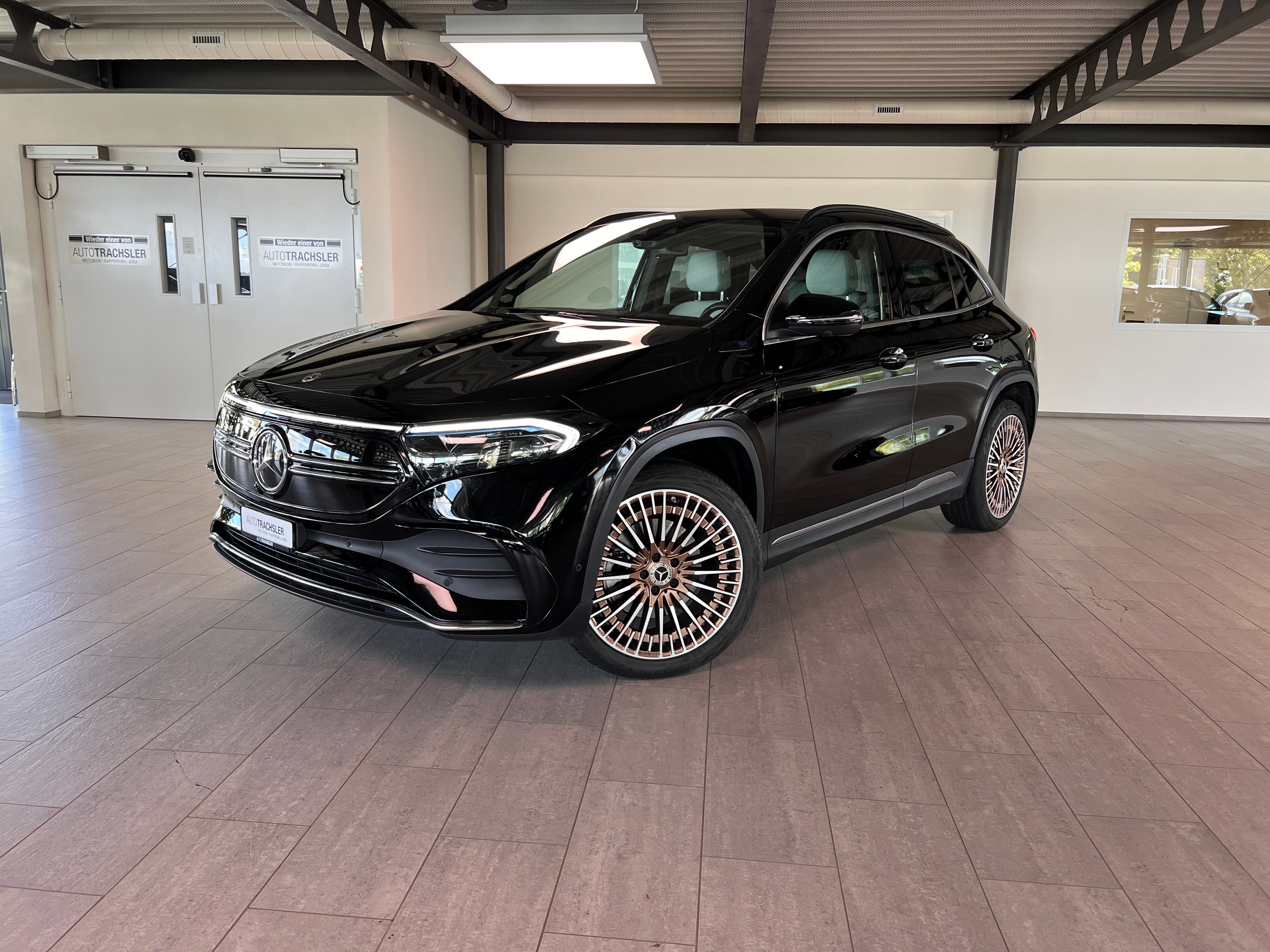 MERCEDES-BENZ EQA 250 AMG Line — slika 1