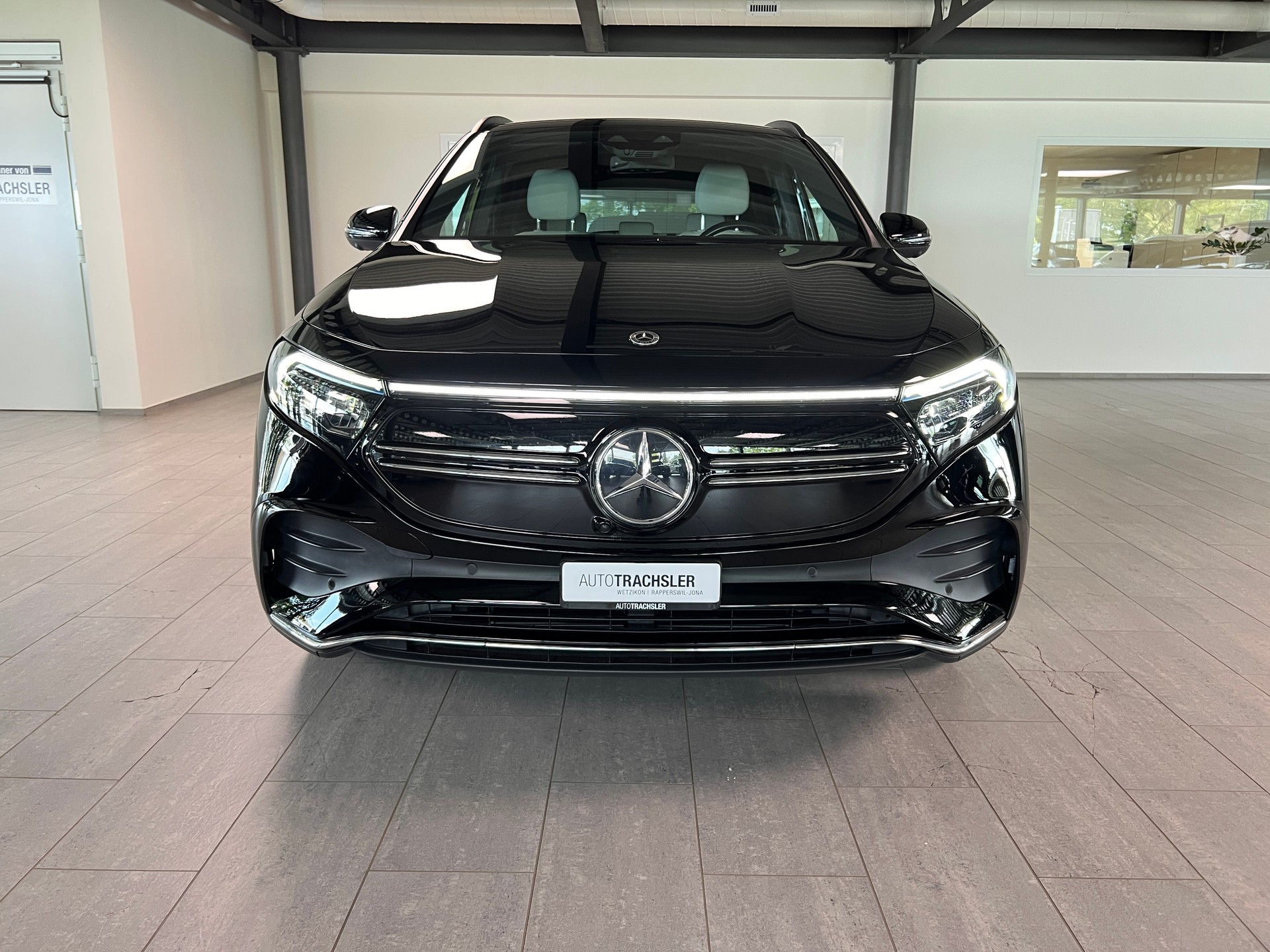 MERCEDES-BENZ EQA 250 AMG Line-image-1