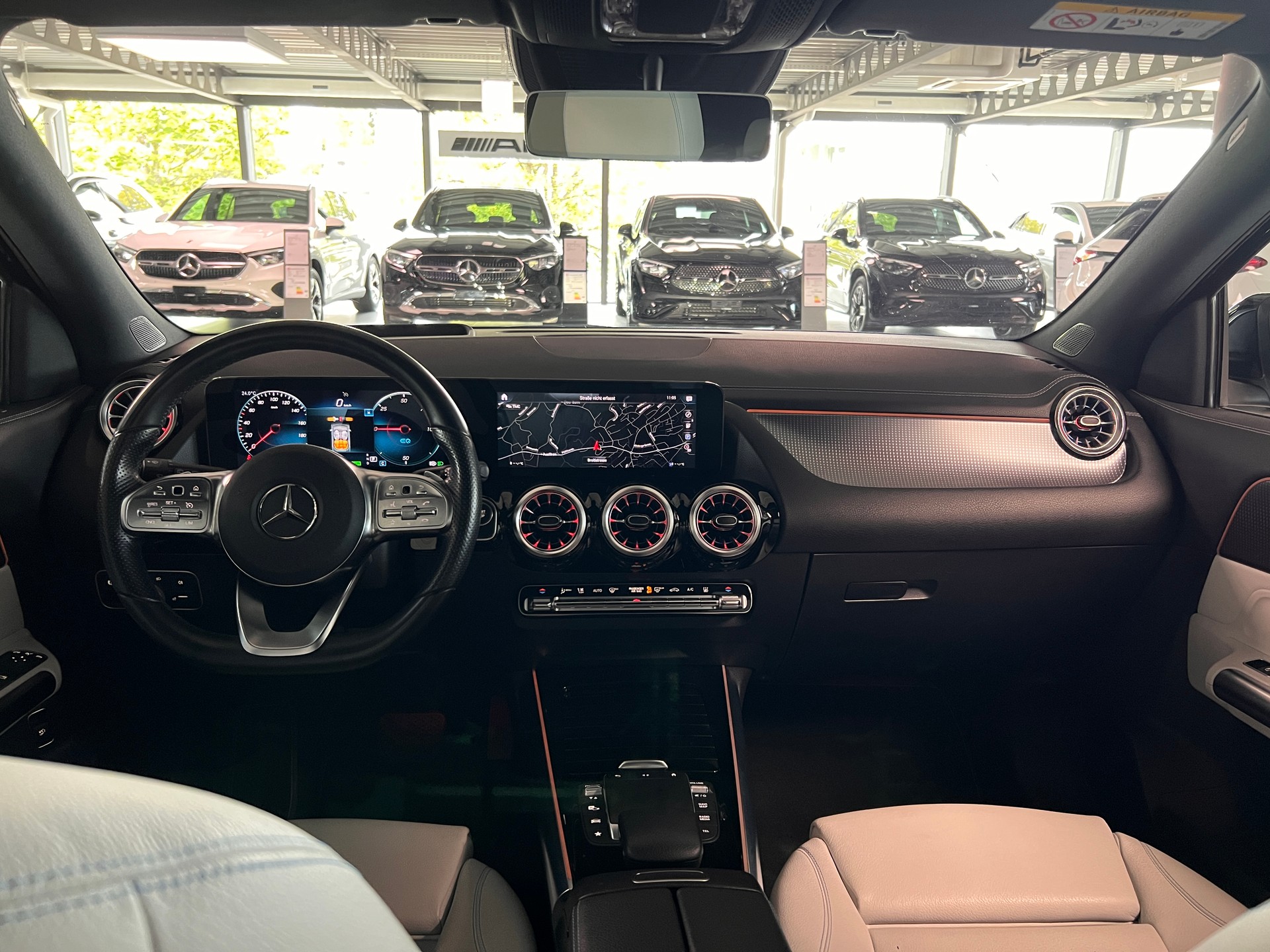 MERCEDES-BENZ EQA 250 AMG Line-image-10