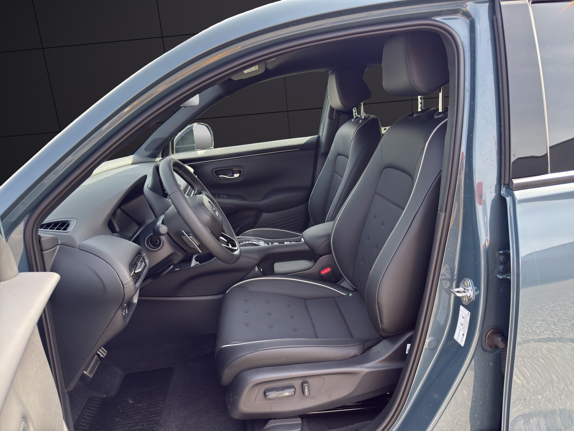 HONDA ZR-V 2.0i MMD Hybrid Sport Automatic-image-14
