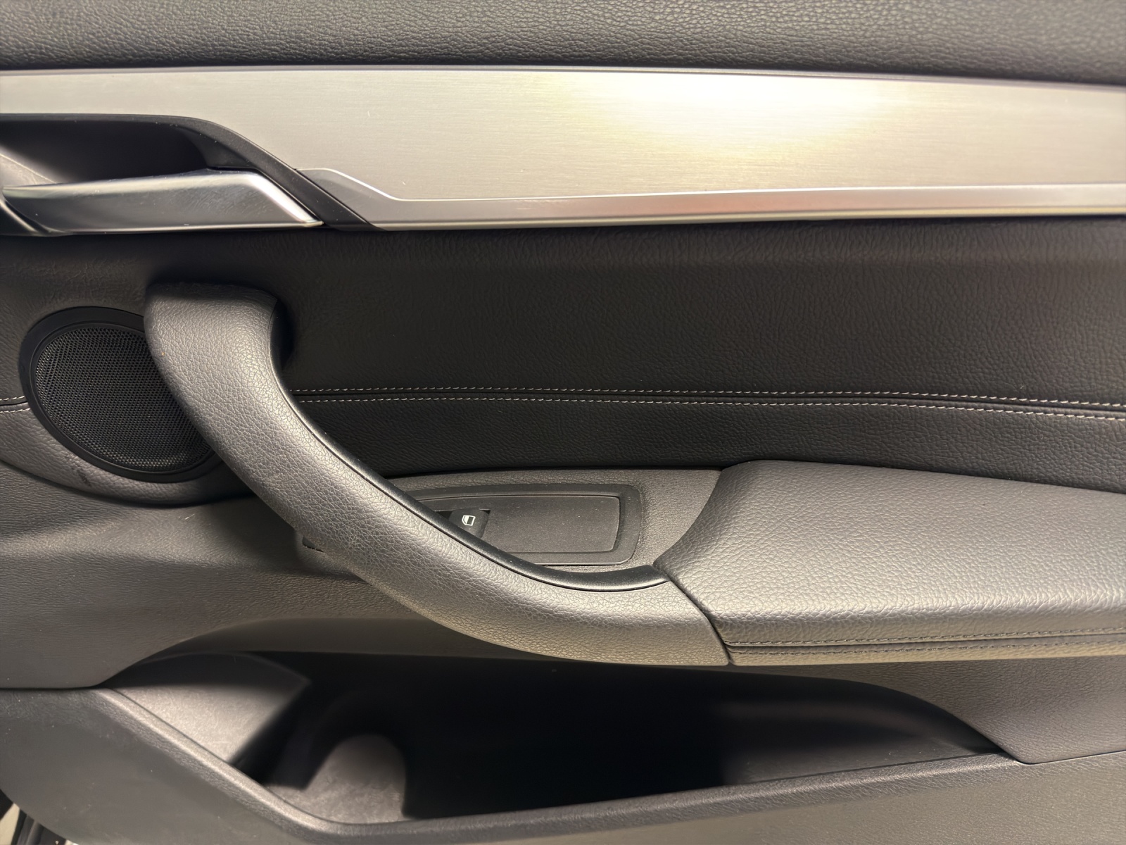BMW X1 xDrive 20d xLine-image-14