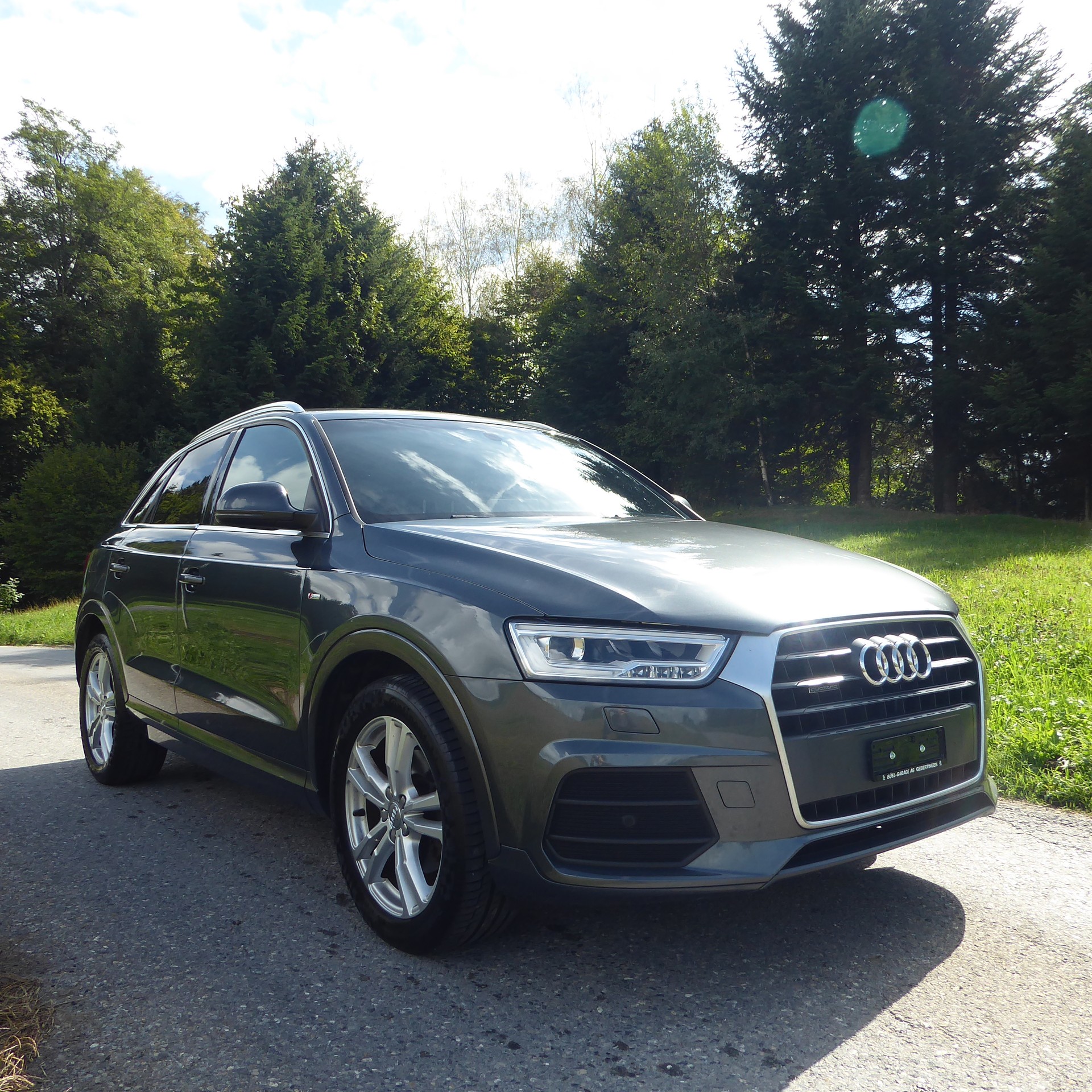 AUDI Q3 2.0 TDI quattro S-tronic-image-1