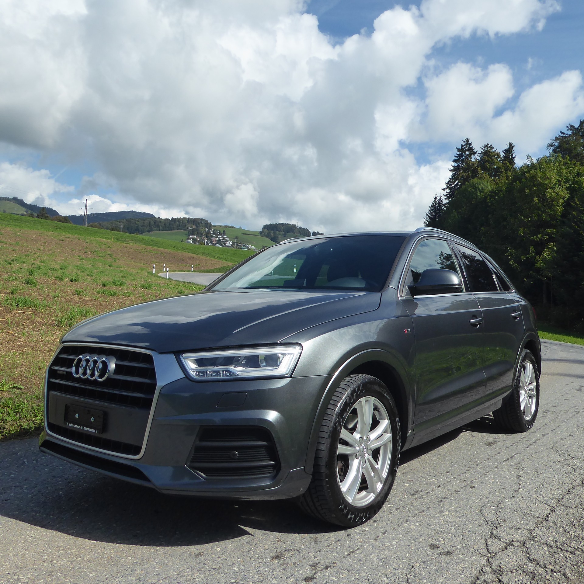 AUDI Q3 2.0 TDI quattro S-tronic-image-0