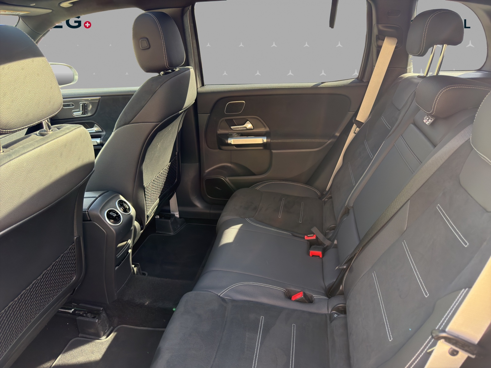 MERCEDES-BENZ GLB 220 4Matic 8G-Tronic-image-13