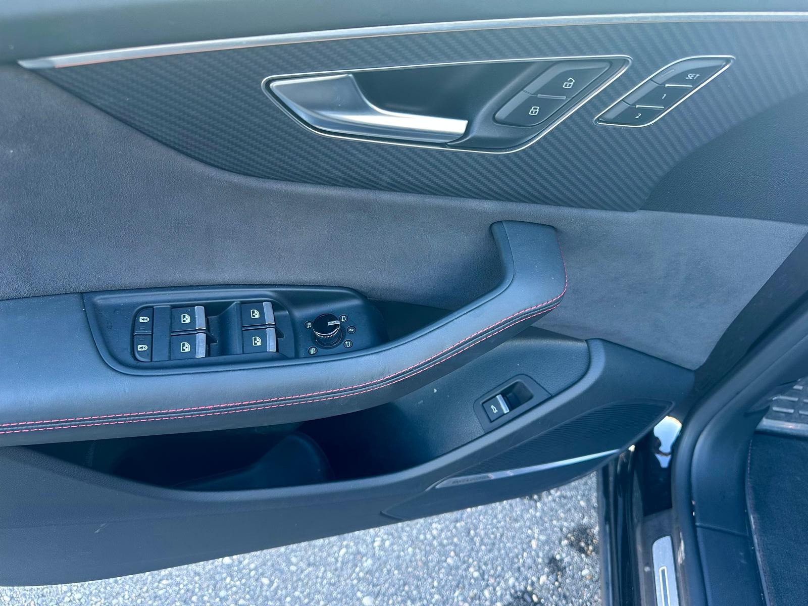 AUDI RSQ8 quattro-image-12