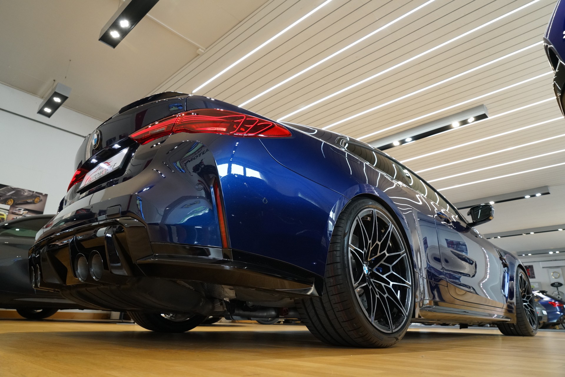 BMW M4 Coupé Competition M xDrive Individual Tansanitblau-image-9