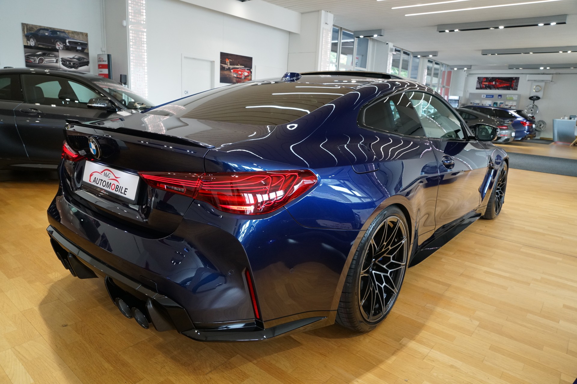 BMW M4 Coupé Competition M xDrive Individual Tansanitblau-image-7