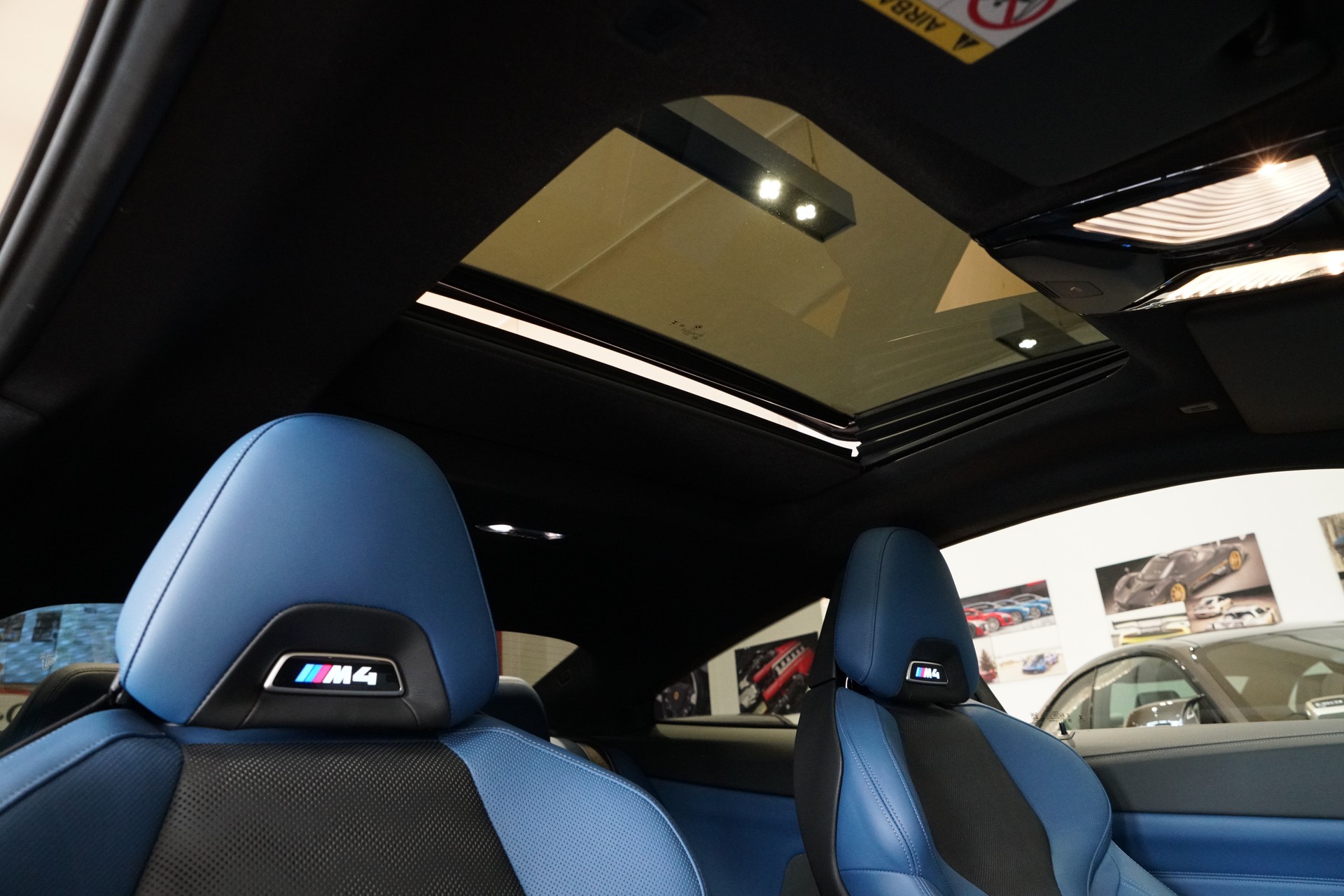 BMW M4 Coupé Competition M xDrive Individual Tansanitblau-image-17