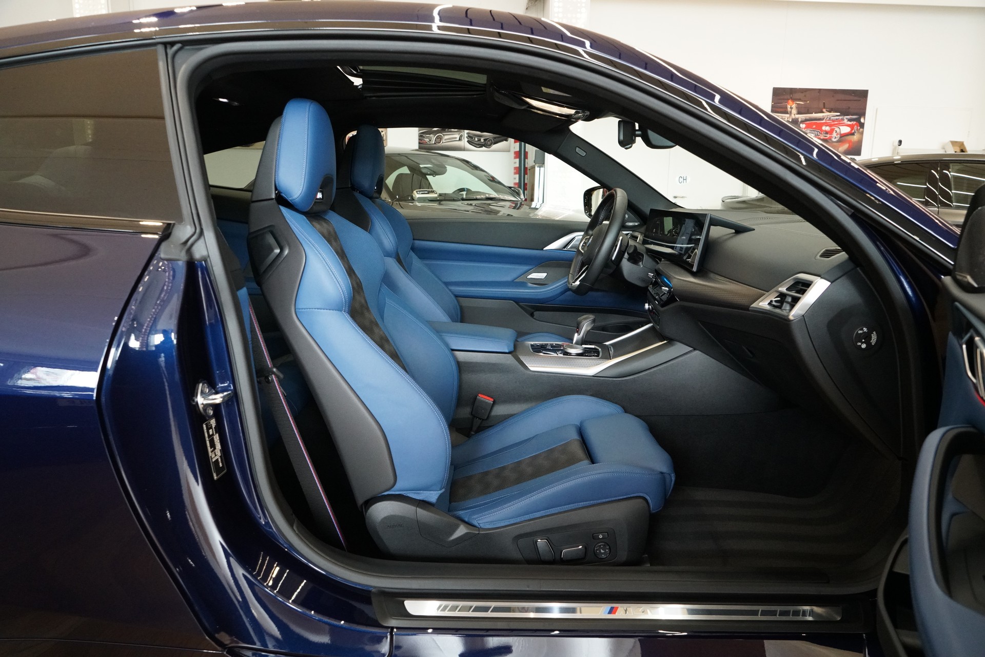 BMW M4 Coupé Competition M xDrive Individual Tansanitblau-image-21