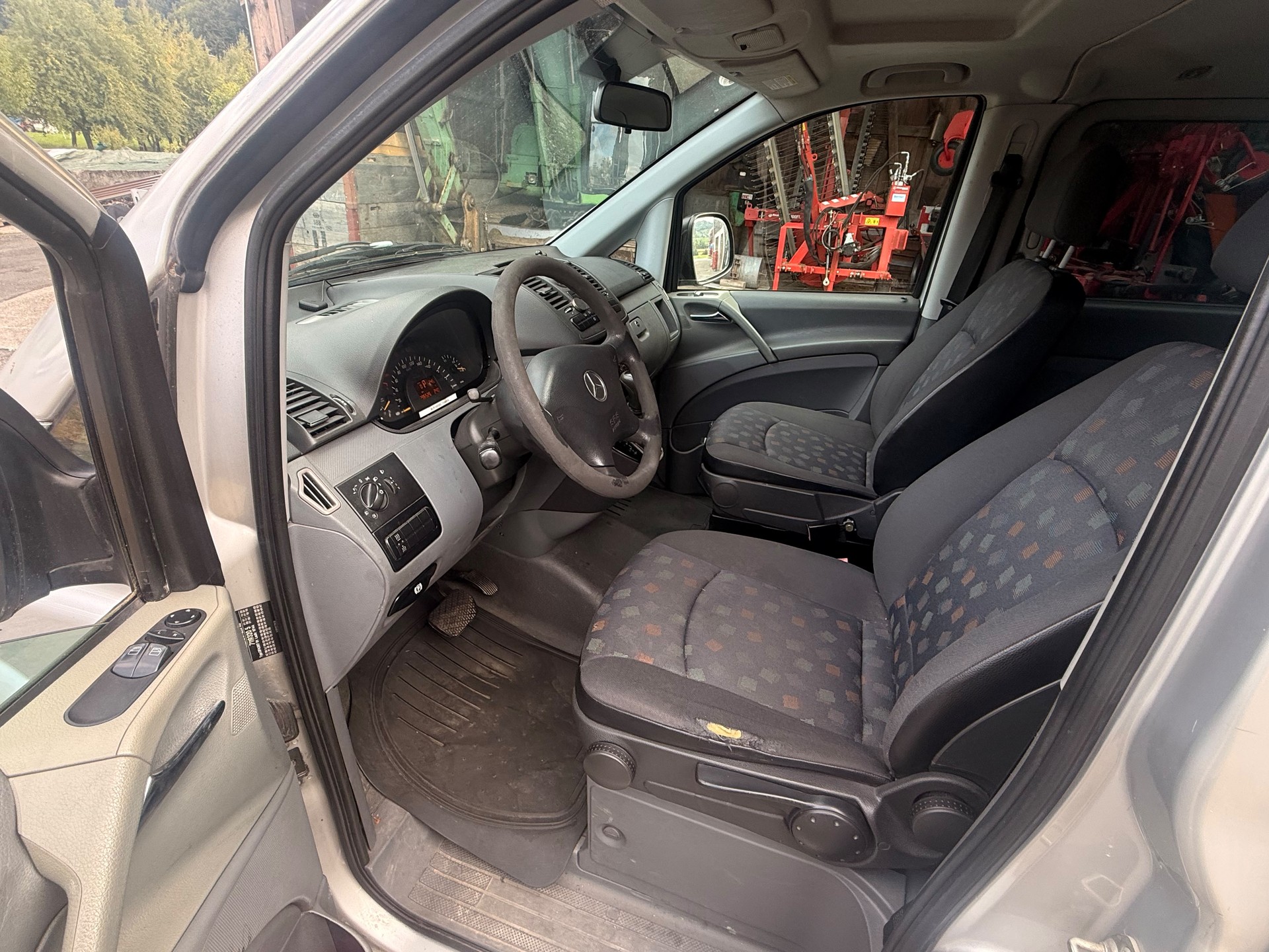 MERCEDES-BENZ Vito 111 CDI-image-9