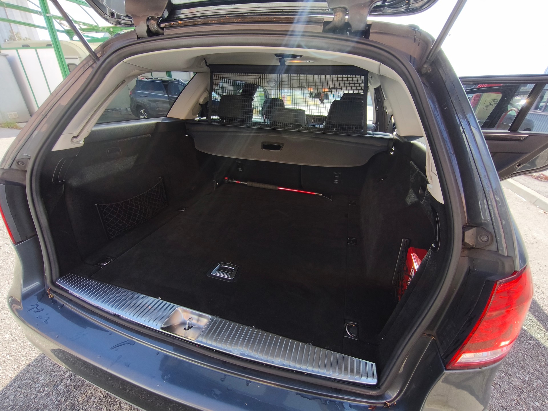 MERCEDES-BENZ E 350 BlueTEC Avantgarde 4Matic 7G-Tronic-image-6