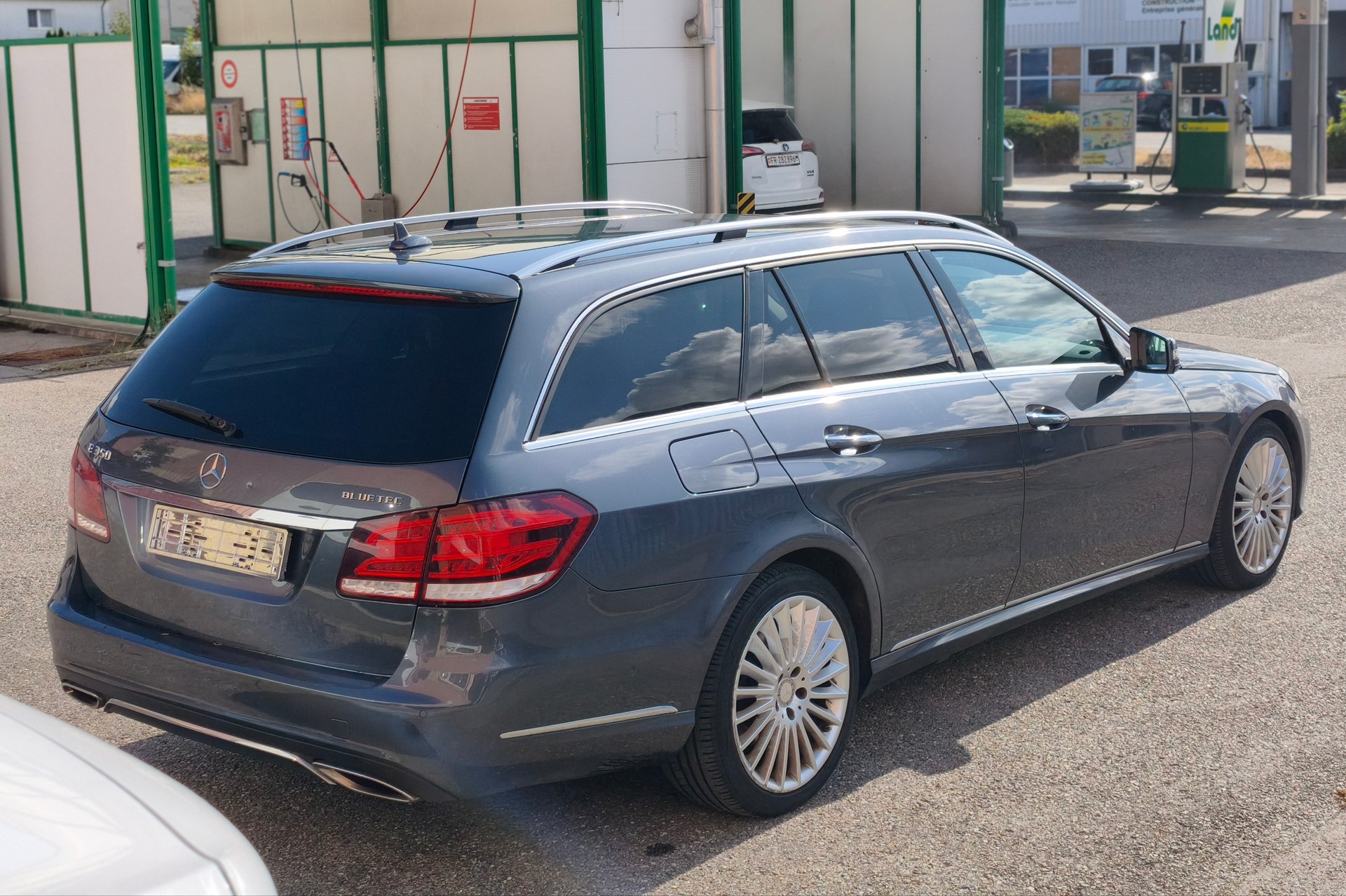 MERCEDES-BENZ E 350 BlueTEC Avantgarde 4Matic 7G-Tronic-image-3