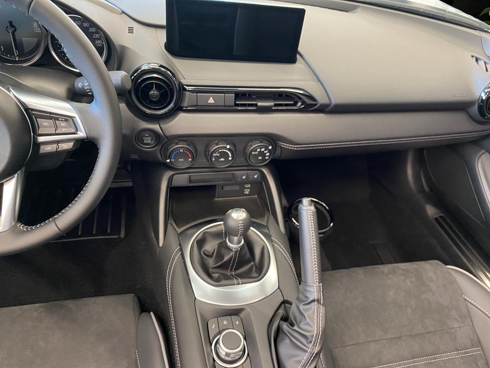 MAZDA MX-5 Skyactiv-G 136 Homura-image-10