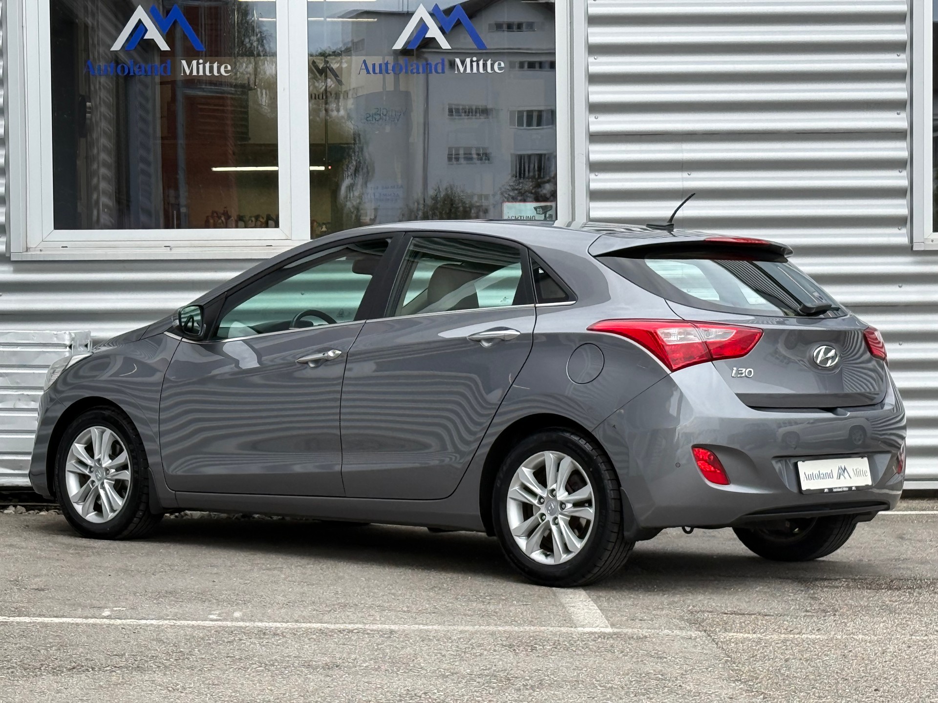 HYUNDAI i30 1.6 CRDi Style Automatic-showroom-element-2