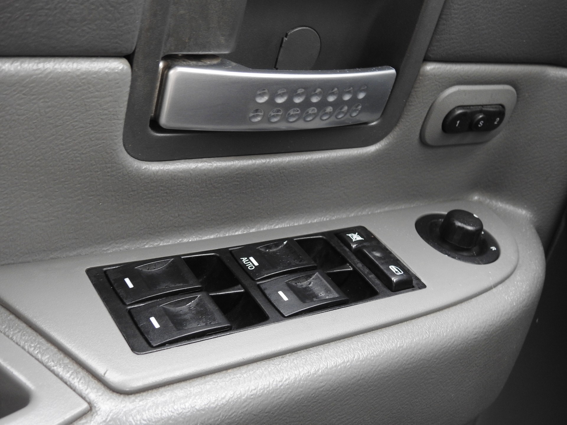 DODGE Durango-image-25