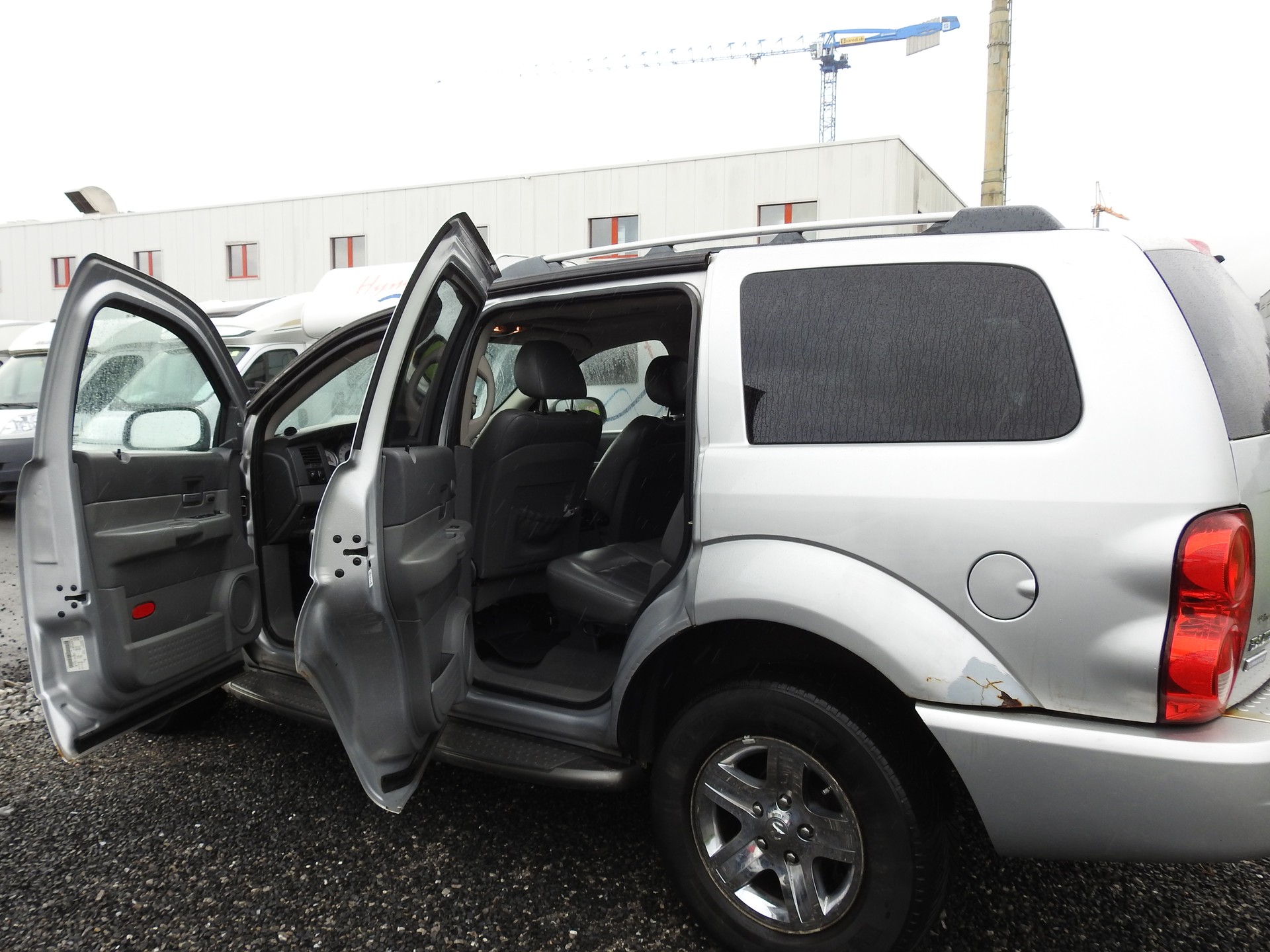 DODGE Durango-image-16