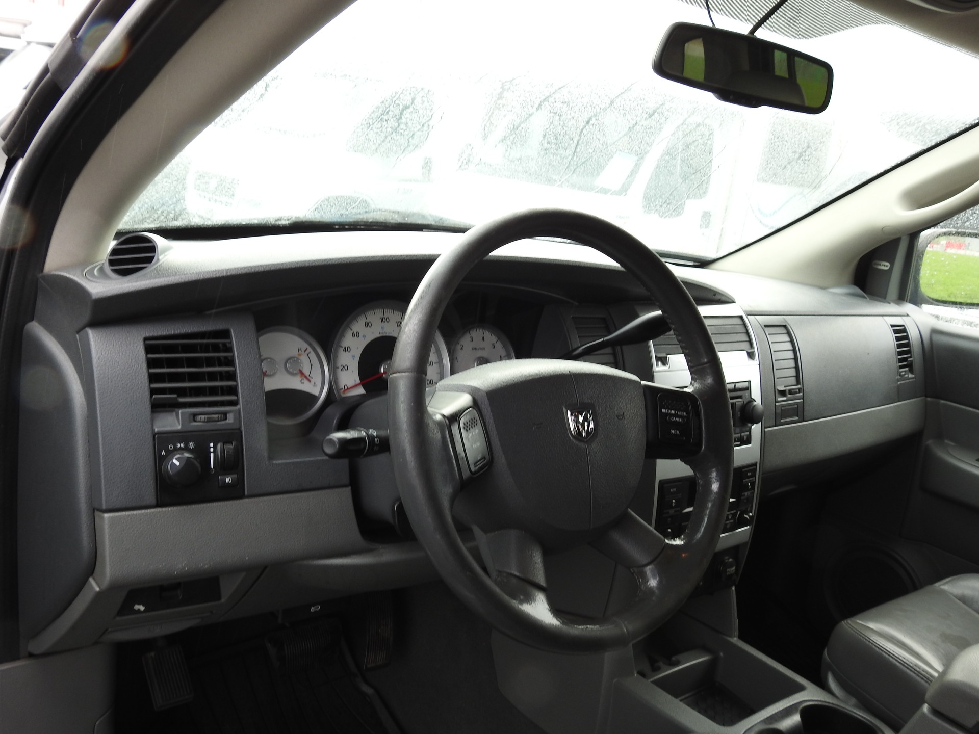 DODGE Durango-image-11