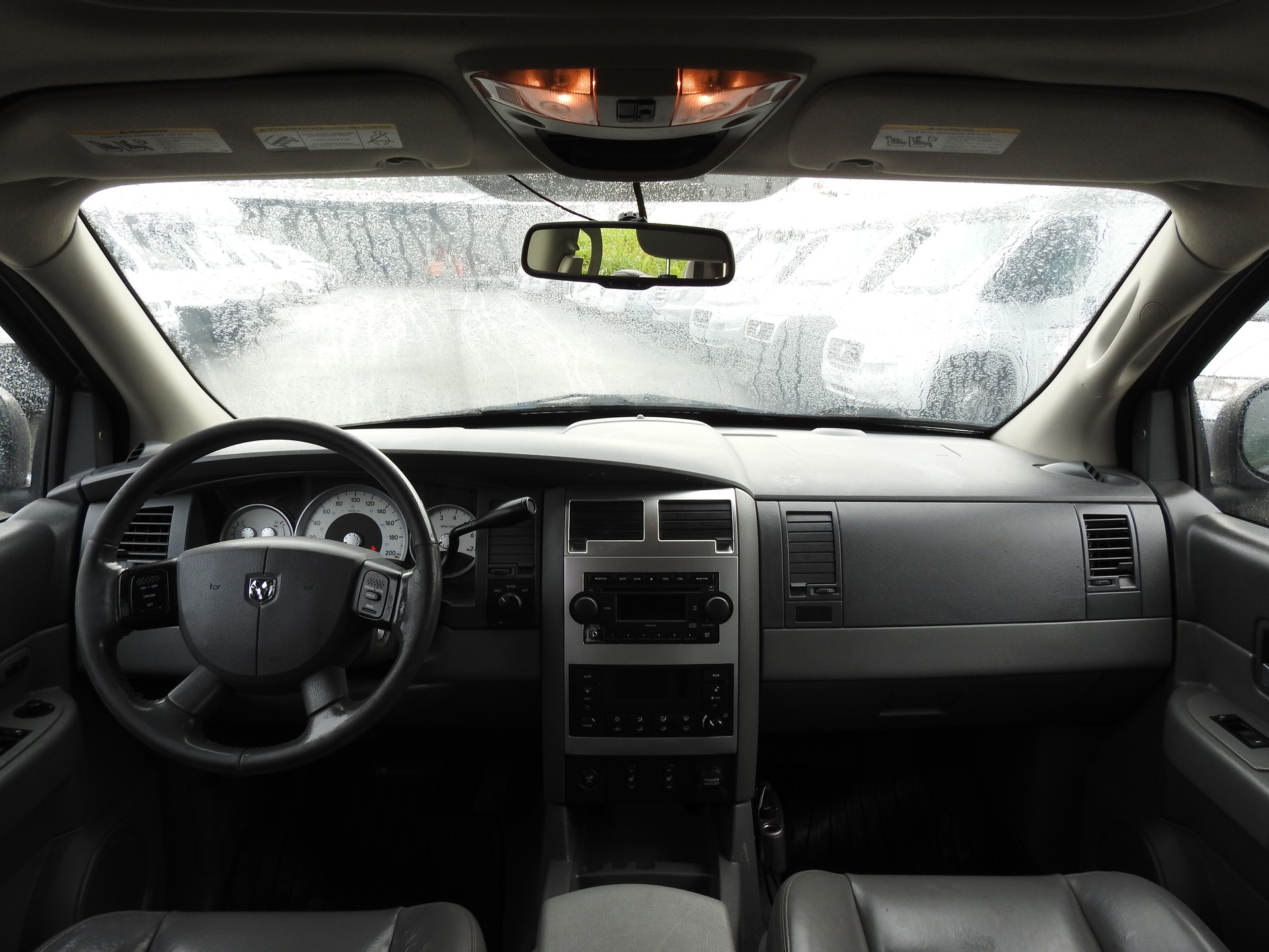DODGE Durango-image-17