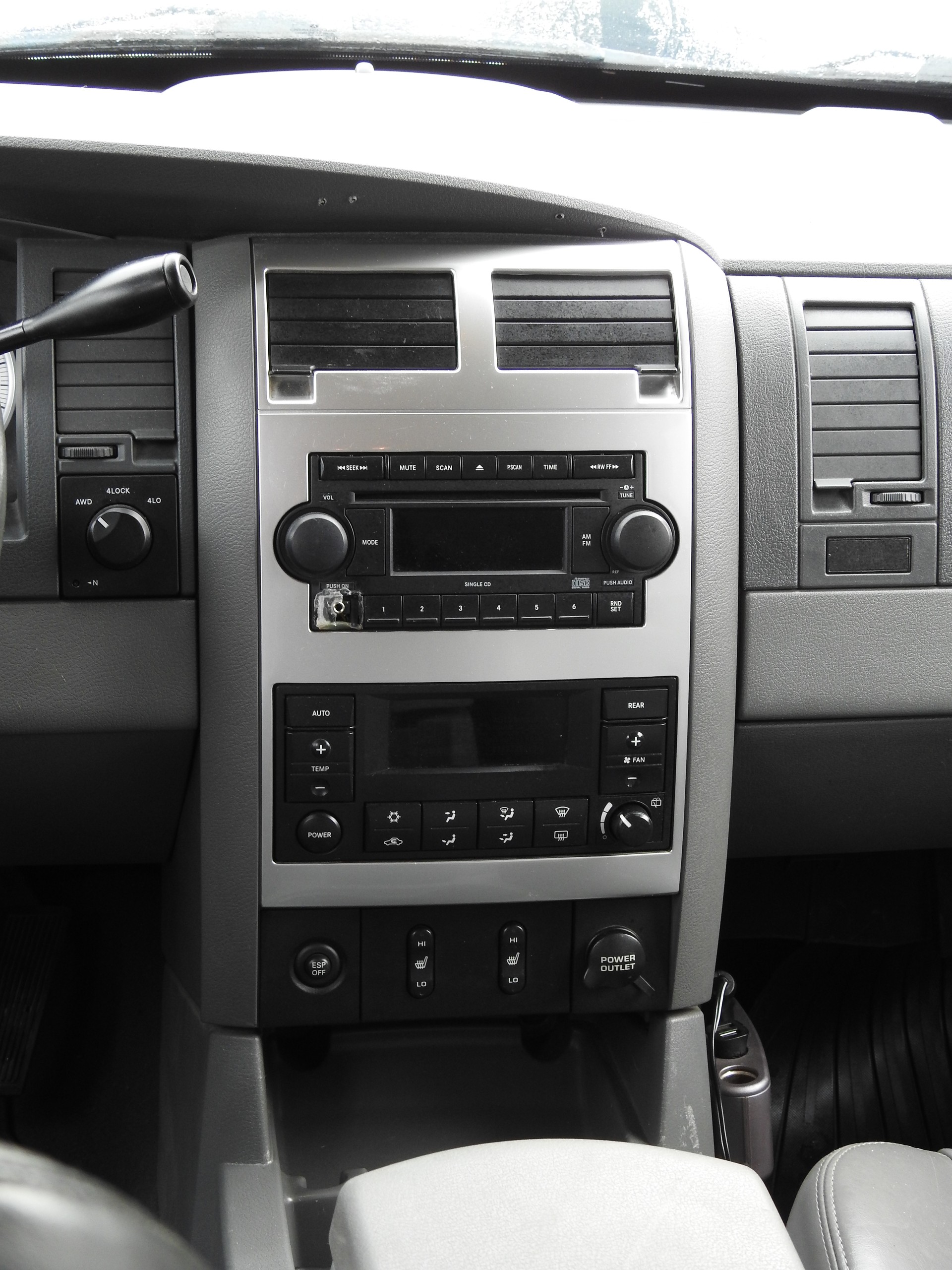 DODGE Durango-image-18