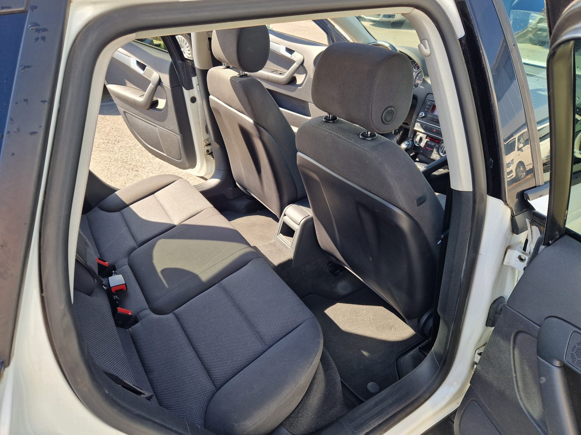 AUDI A3 Sportback 2.0 TDI Ambition quattro-image-11