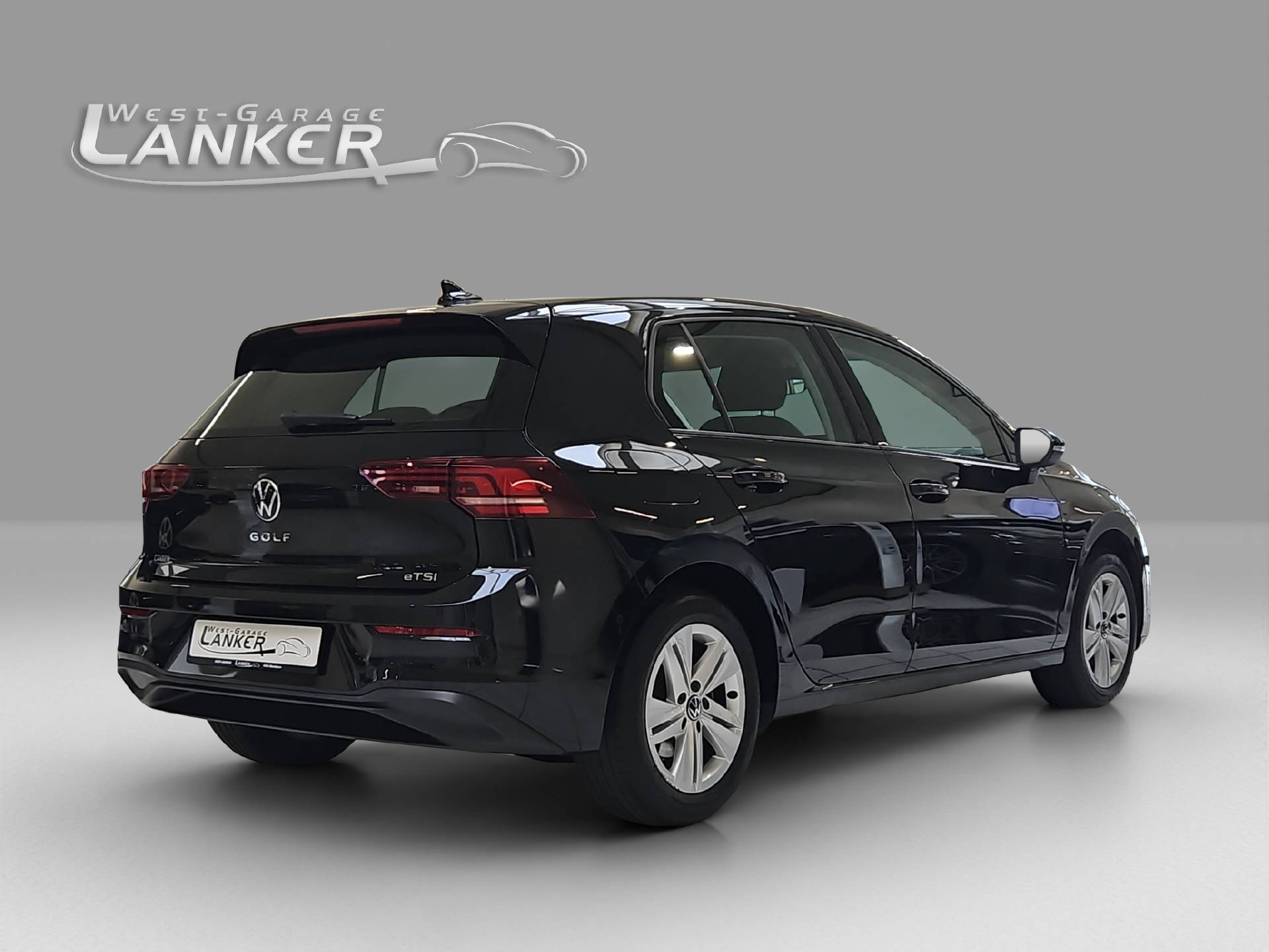 VW Golf VIII 1.5 eTSI Life DSG-image-2
