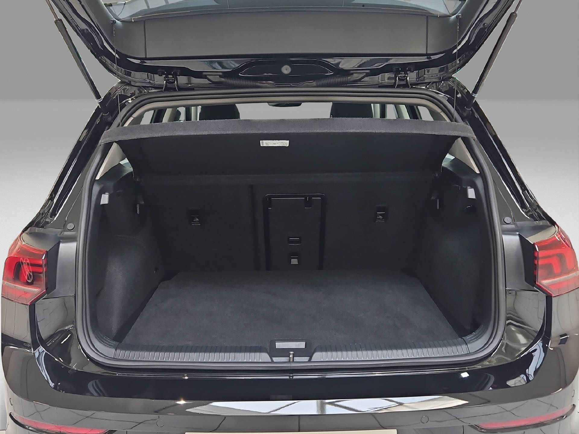 VW Golf VIII 1.5 eTSI Life DSG-image-15
