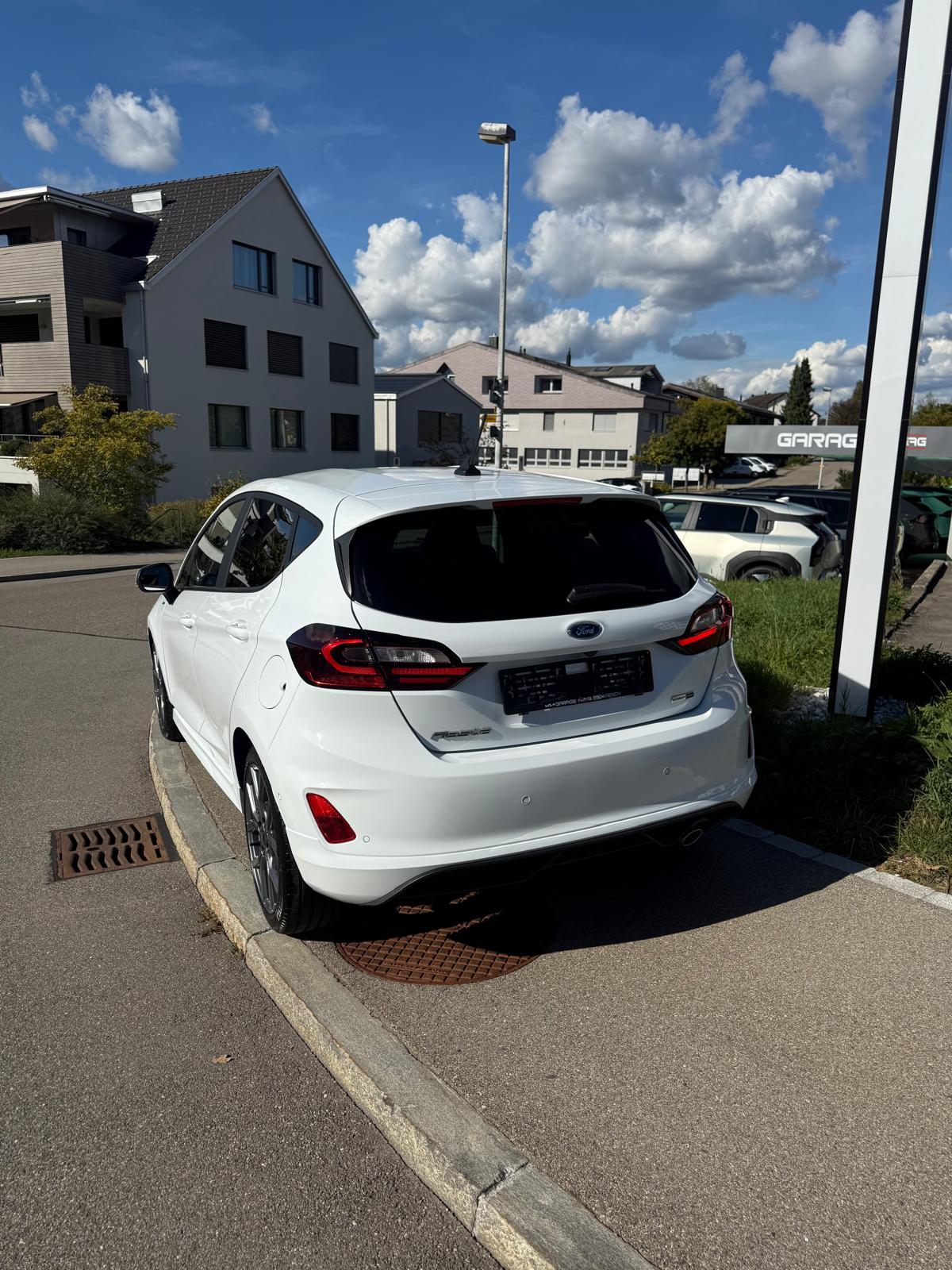 FORD Fiesta 1.0 EcoB Hybrid ST-Line-image-4
