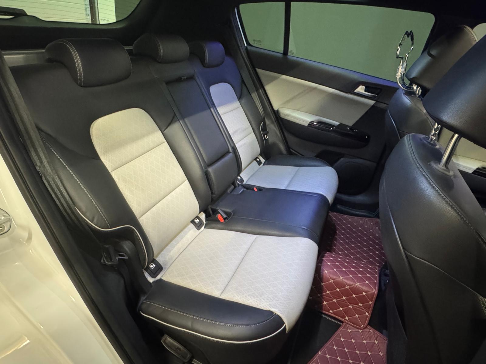 KIA Sportage 1.6 T-GDi Style GT Line 4WD Automat-image-11
