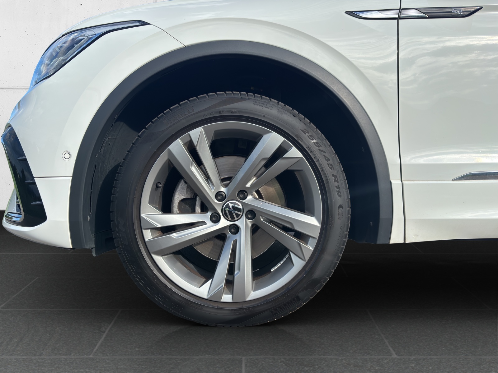 VW Tiguan Allspace 2.0 TDI SCR R-Line 4Motion DSG mit AHK, Head-Up-Display & 360°Kamrea-image-11