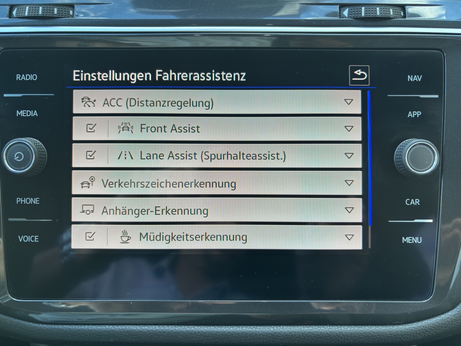 VW Tiguan Allspace 2.0 TDI SCR R-Line 4Motion DSG mit AHK, Head-Up-Display & 360°Kamrea-image-25