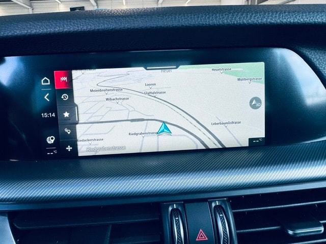 ALFA ROMEO Stelvio 2.0 Veloce Q4 AT8 Swiss Sky-image-9
