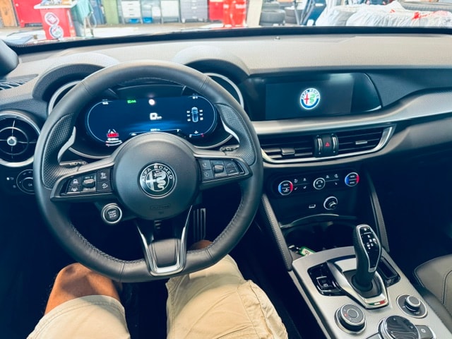 ALFA ROMEO Stelvio 2.0 Veloce Q4 AT8 Swiss Sky-image-3