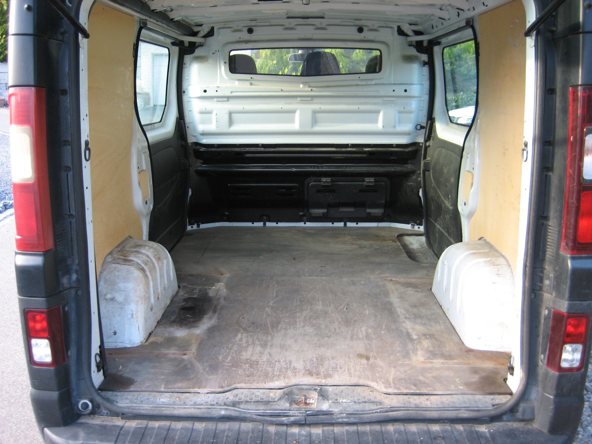 RENAULT Trafic 1.6 ENERGY TwinT. dCi125 2.9t Busin. L1H1-image-2