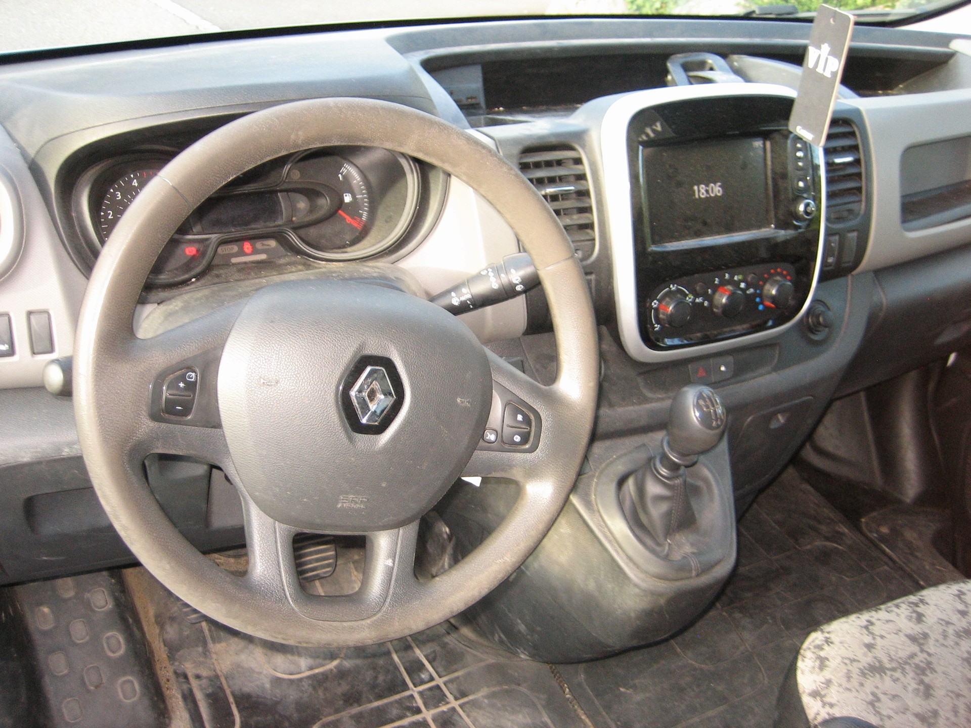 RENAULT Trafic 1.6 ENERGY TwinT. dCi125 2.9t Busin. L1H1-image-4