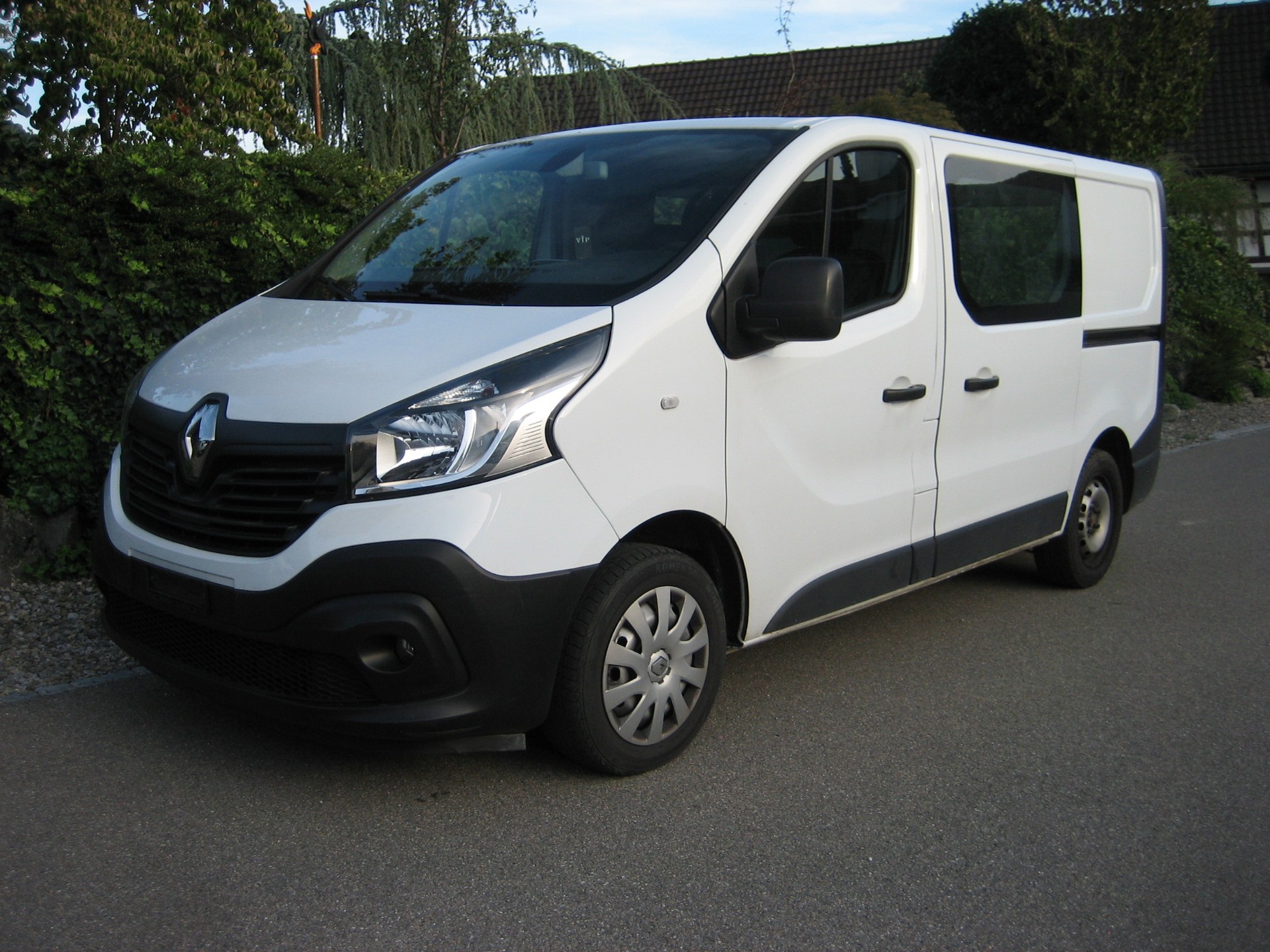 RENAULT Trafic 1.6 ENERGY TwinT. dCi125 2.9t Busin. L1H1-image-0