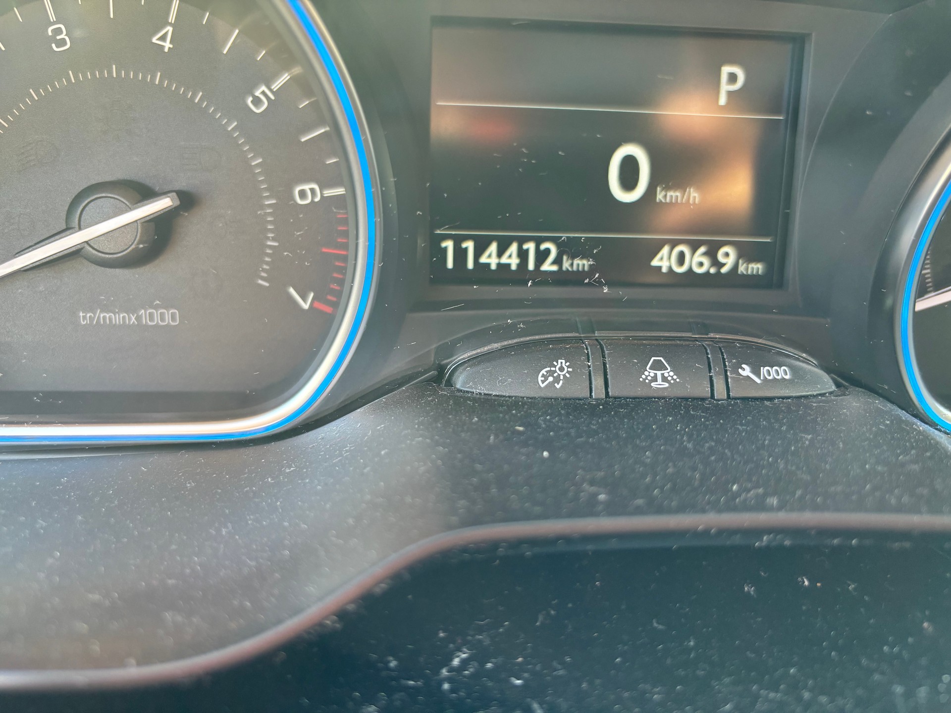 PEUGEOT 2008 1.2 PureTech Active EAT6-image-6