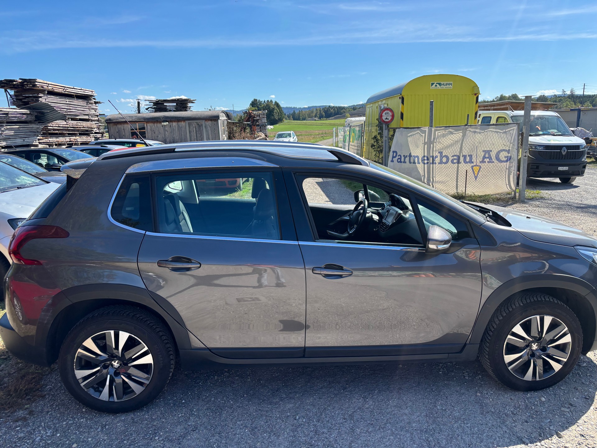 PEUGEOT 2008 1.2 PureTech Active EAT6-image-0