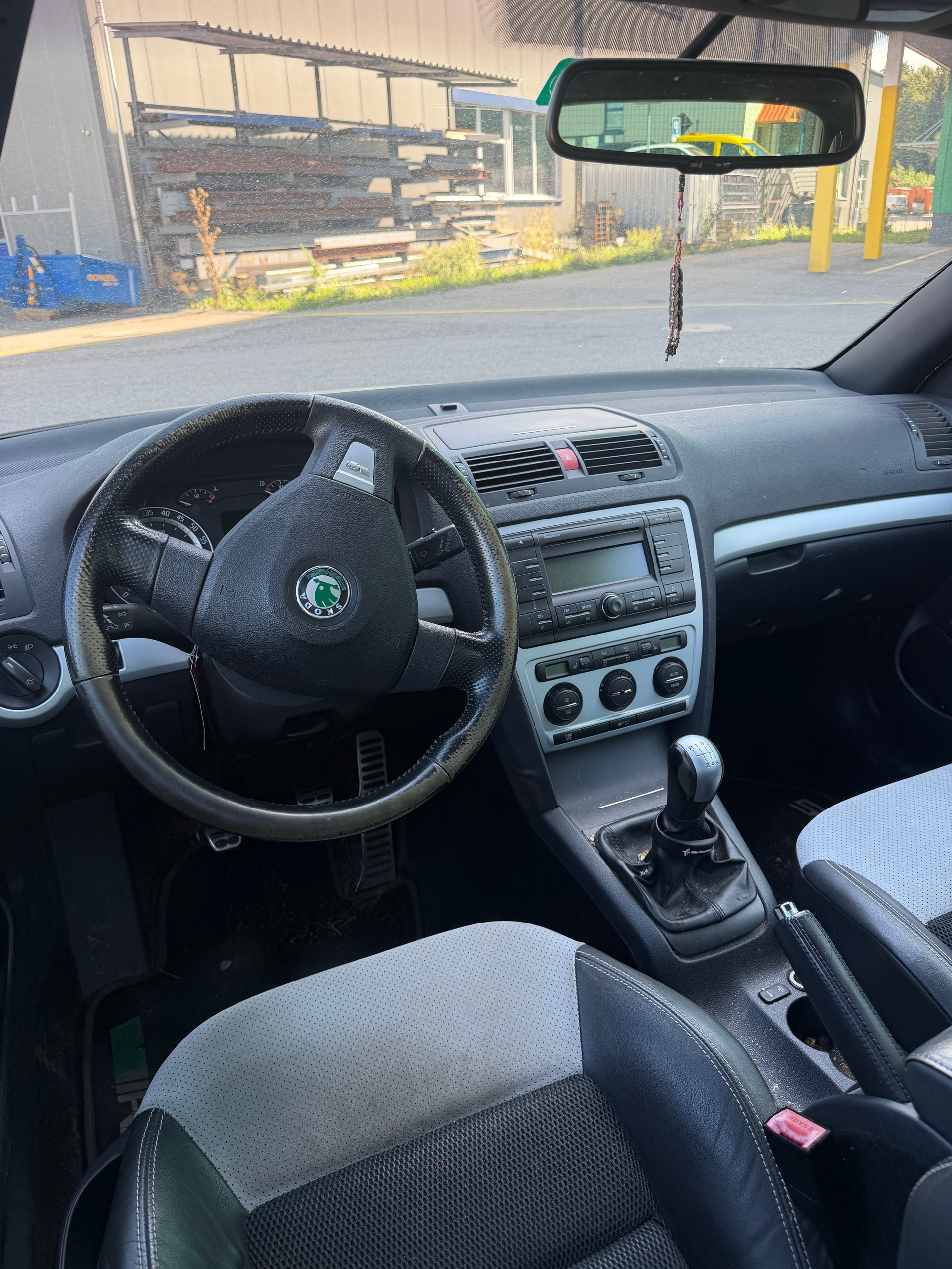 SKODA Octavia 2.0 TFSI RS-image-8