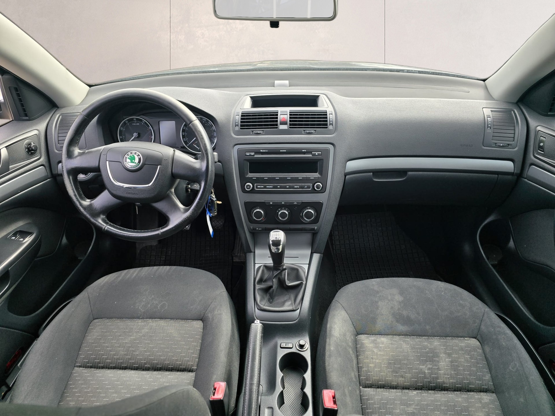 SKODA Octavia Combi 1.2 TSI Elegance-image-10