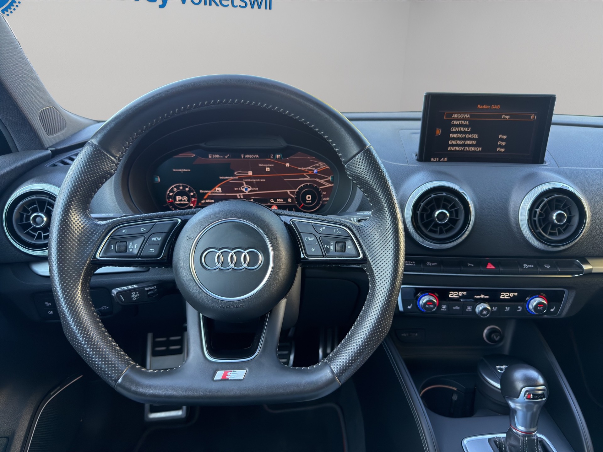 AUDI S3 Sportback 2.0 T FSI quattro S-Tronic-image-12