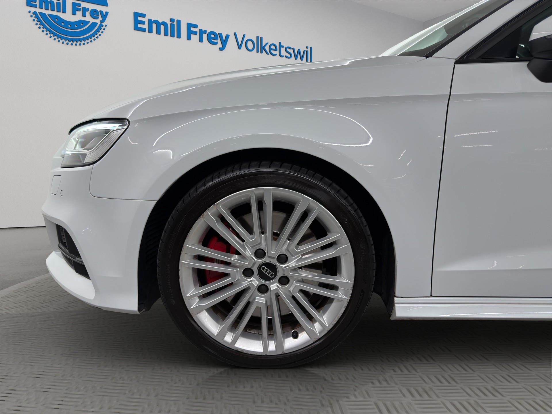 AUDI S3 Sportback 2.0 T FSI quattro S-Tronic-image-3