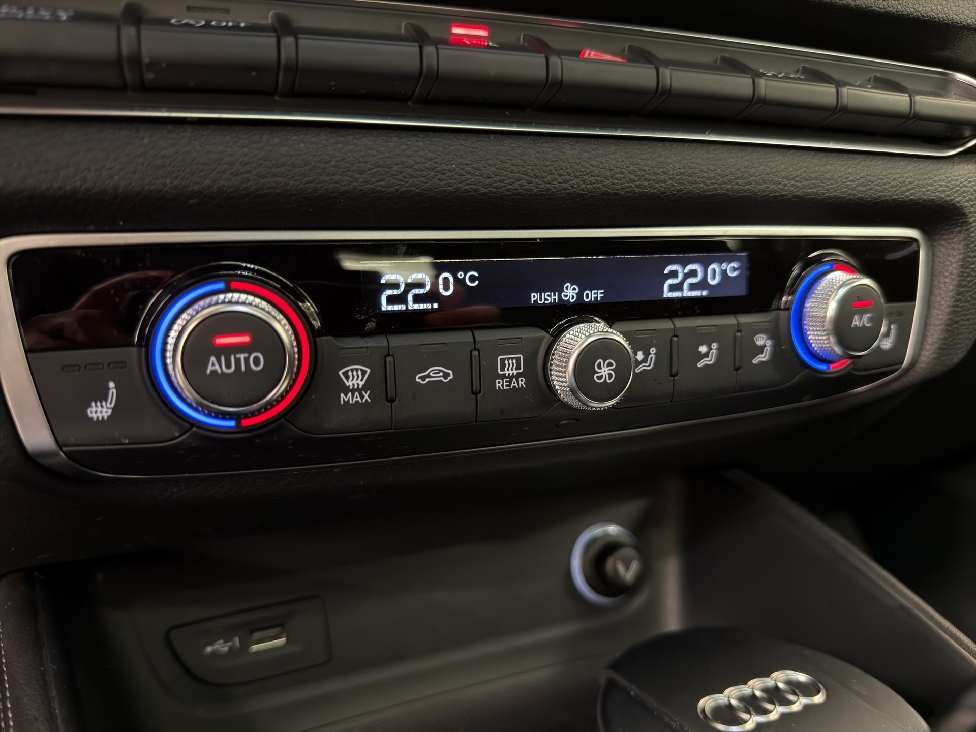 AUDI S3 Sportback 2.0 T FSI quattro S-Tronic-image-14